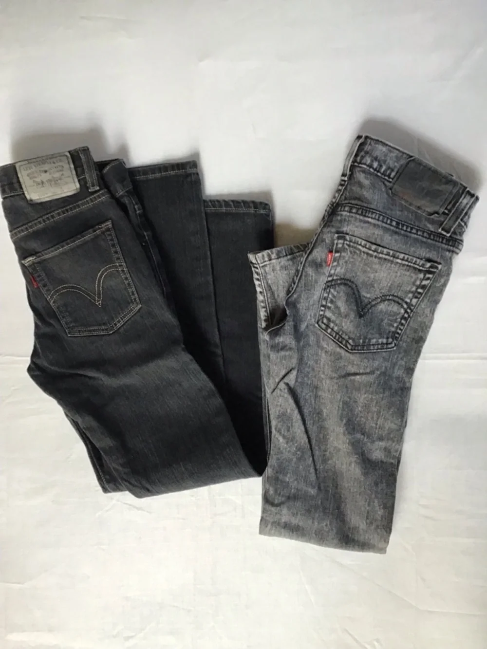 Levi's boy’s Bundle of 2 Black and Gray Acid Wash Jeans Pair Size 12 -26X26